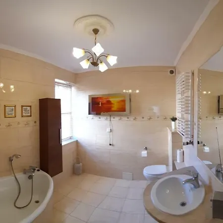 Wiktoria ホームステイ Jastrzębia Góra